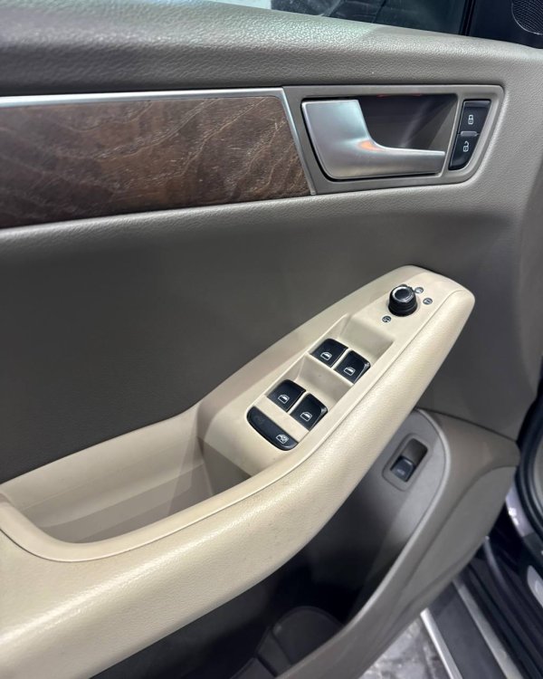 Audi Q5 8R - Image 10