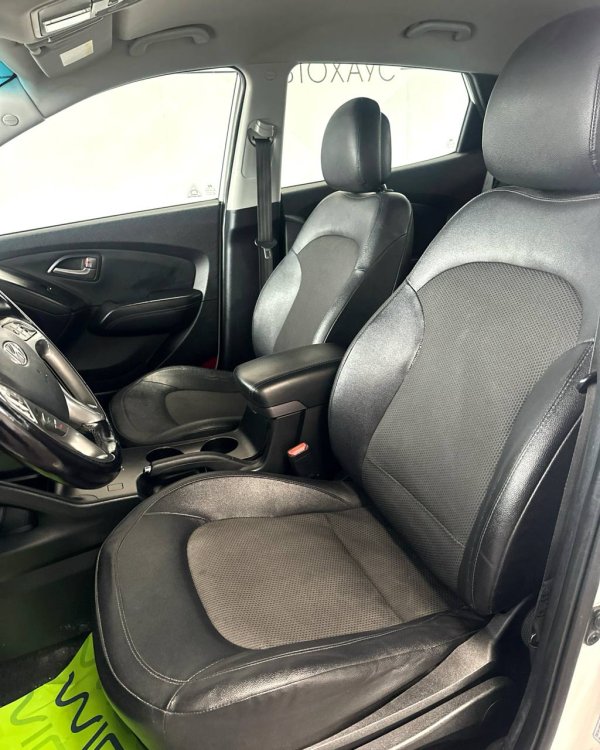 Hyundai ix35 I - Image 11