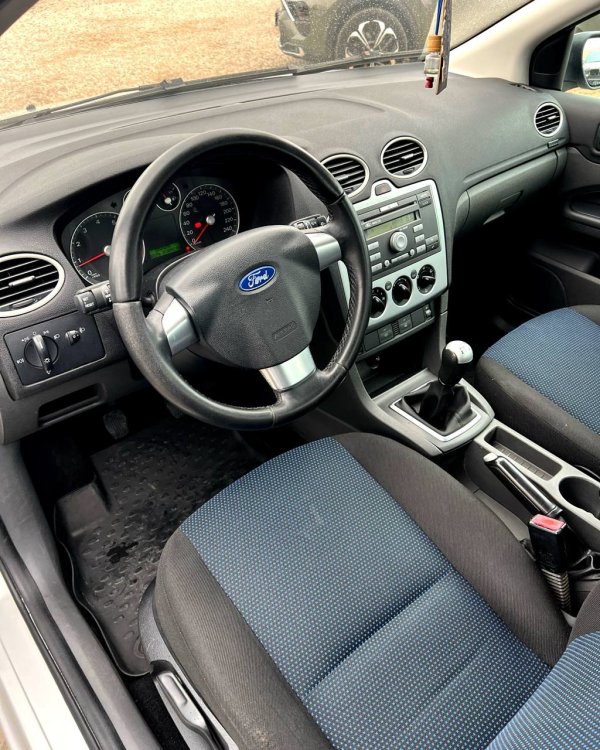 Ford Focus II - Image 10