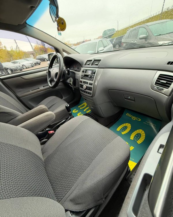 Toyota Avensis Verso I - Image 16