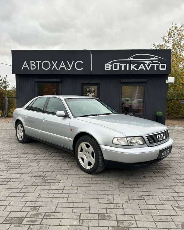 Audi A8 D2
