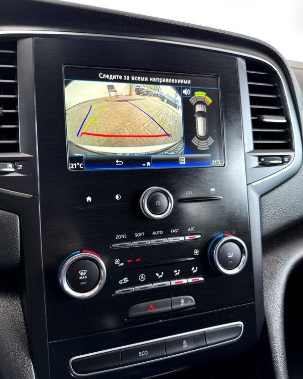 Renault Megane IV - Image 12