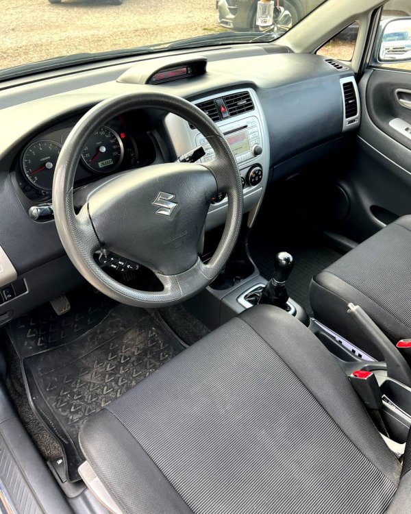 Suzuki Liana I · Рестайлинг - Image 10