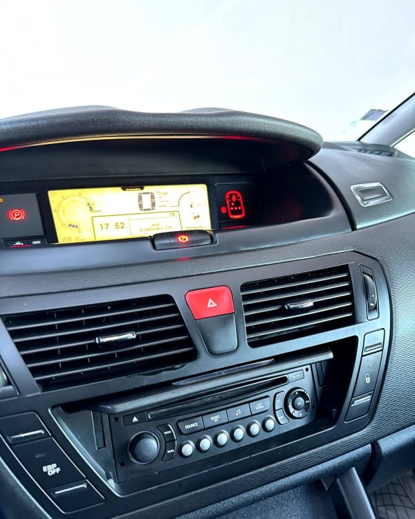 Citroen C4 Grand Picasso I - Image 12