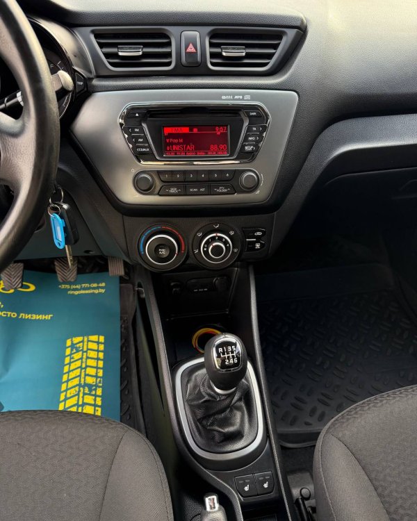 Kia Rio III - Image 10