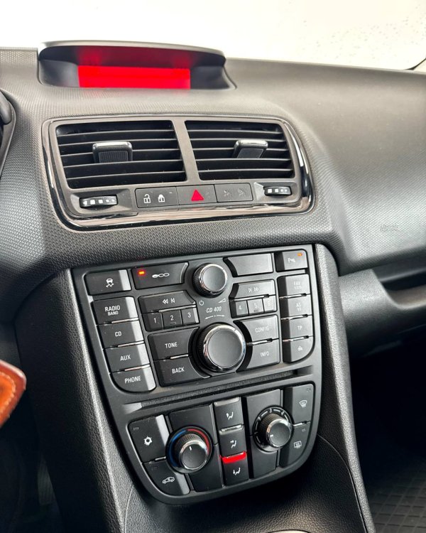 Opel Meriva II - Image 12