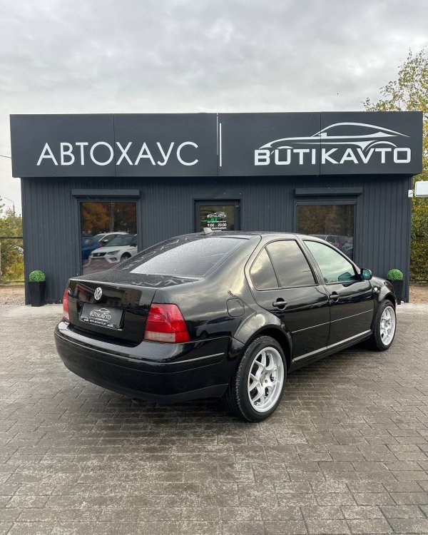 Volkswagen Jetta IV - Image 3