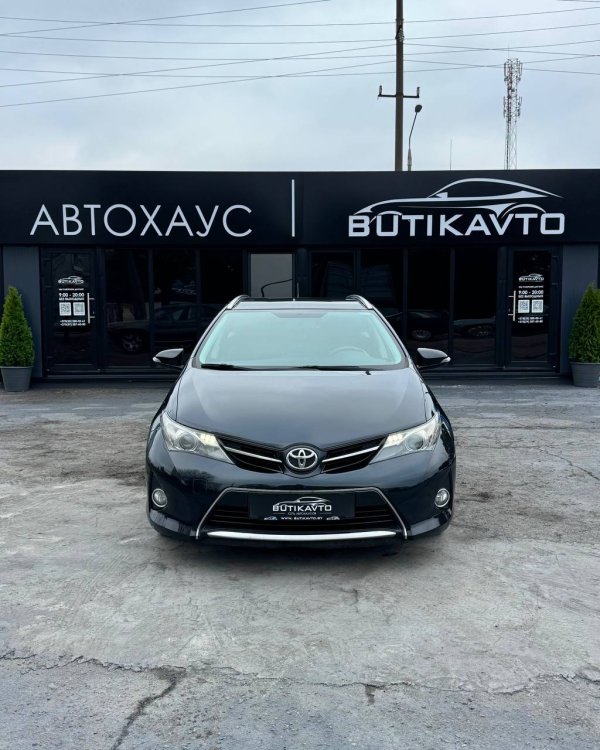 Toyota Auris II (E180) - Image 2