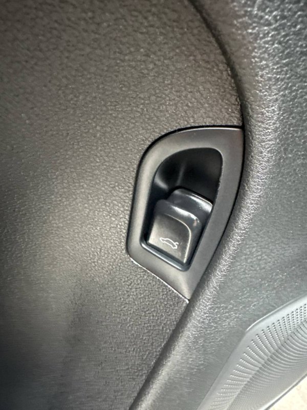Audi A4 B8 - Image 20