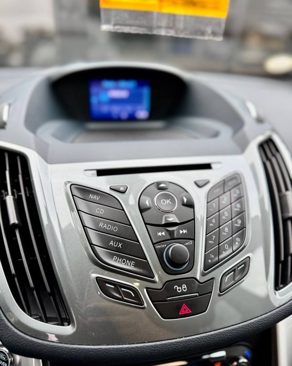 Ford Grand C-Max I - Image 17
