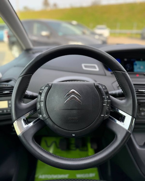 Citroen C4 Picasso I - Image 10