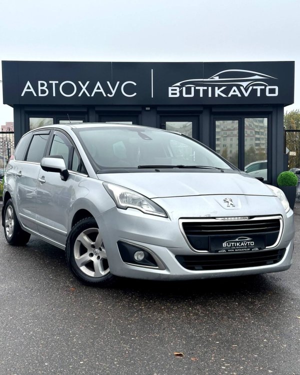 PEUGEOT 5008