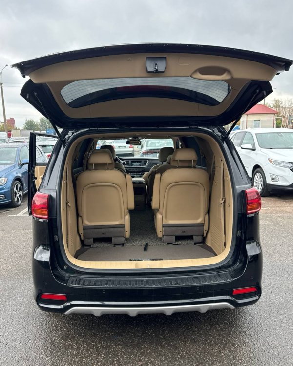 Kia Carnival III - Image 13