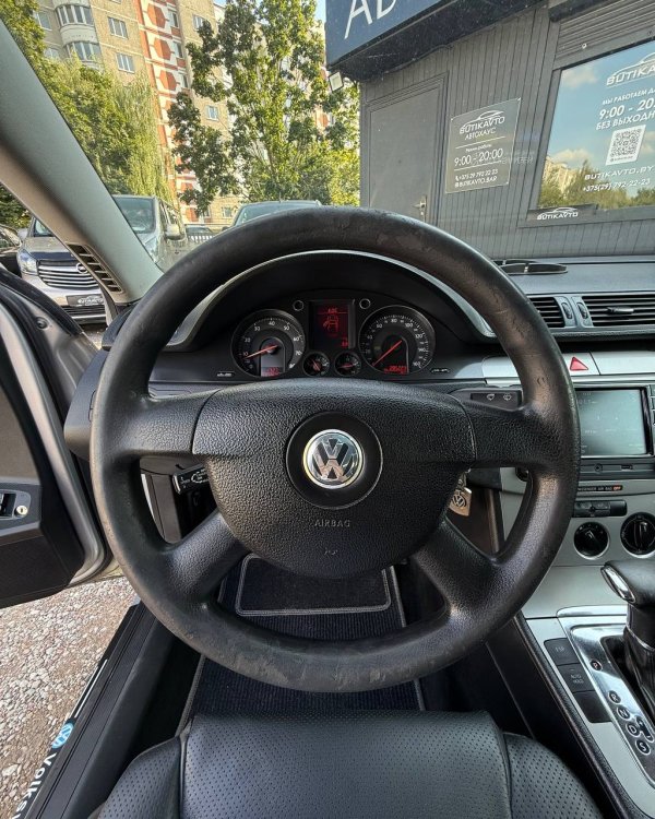Volkswagen Passat B6 - Image 11