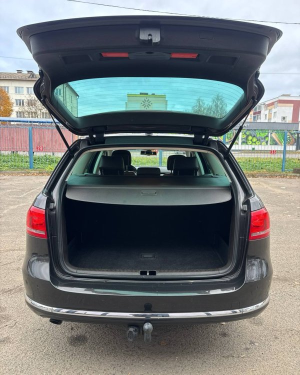 Volkswagen Passat B7 - Image 14