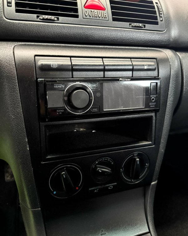 Skoda Octavia I · Рестайлинг - Image 12