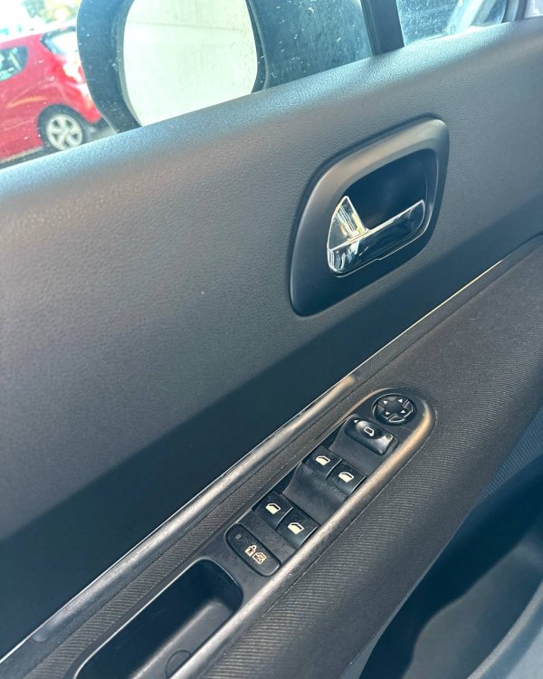 Peugeot 5008 I - Image 9