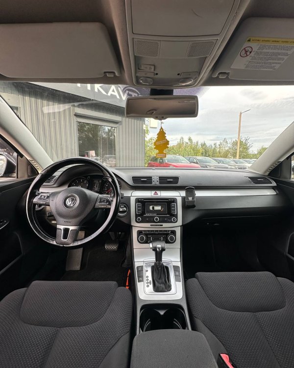 Volkswagen Passat B6 - Image 9