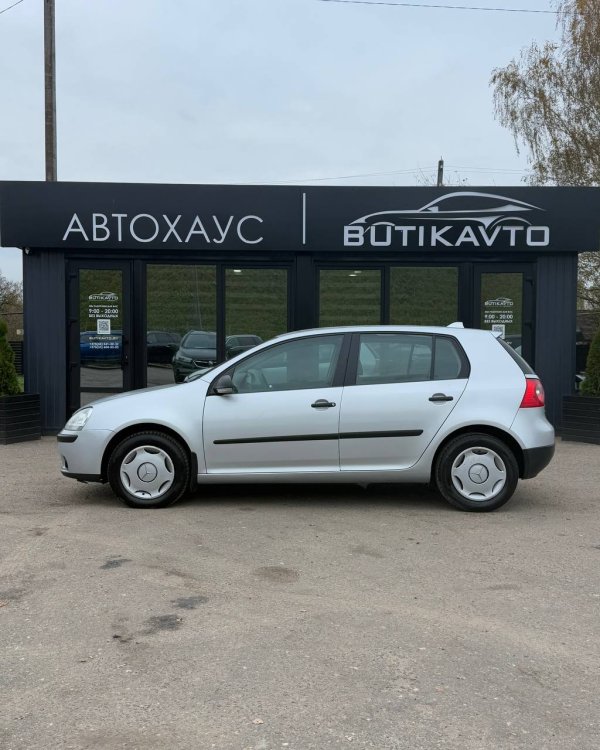 Volkswagen Golf V - Image 4
