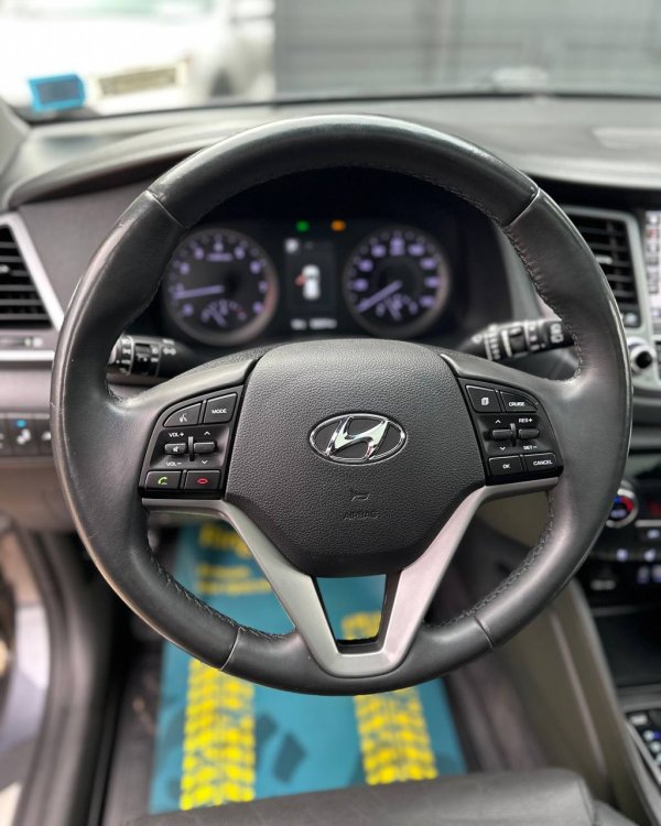 Hyundai Tucson III - Image 11