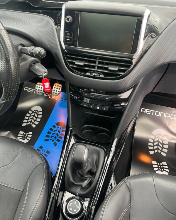 Peugeot 2008 I · Рестайлинг - Image 12