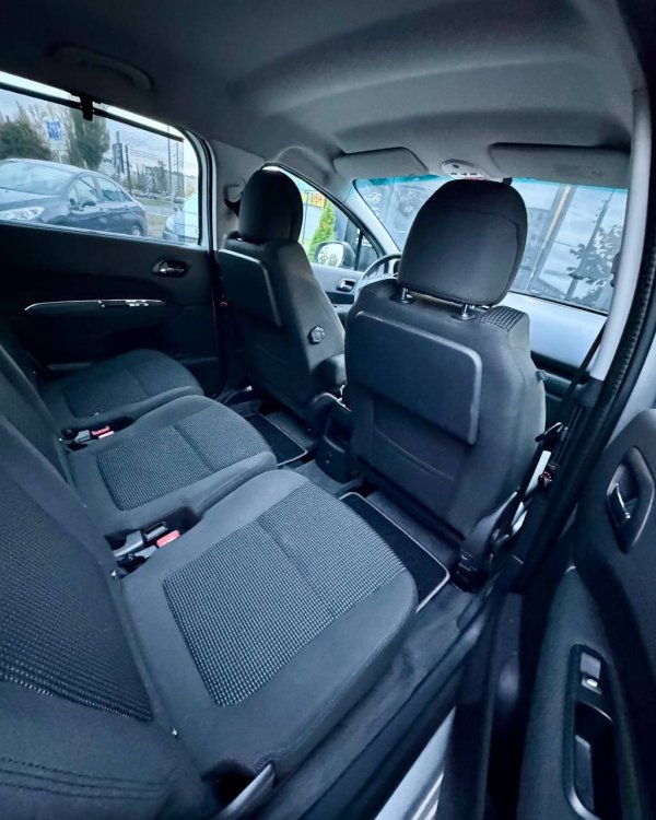 Peugeot 5008 I - Image 13