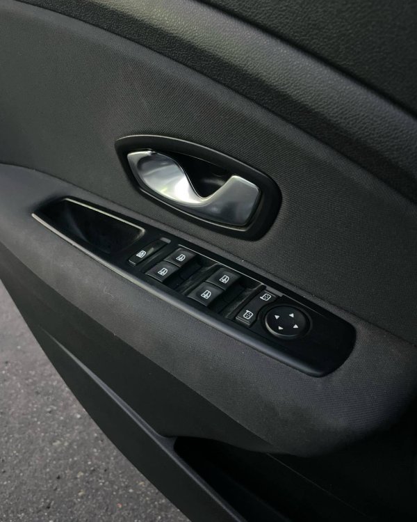 Renault Fluence I - Image 9