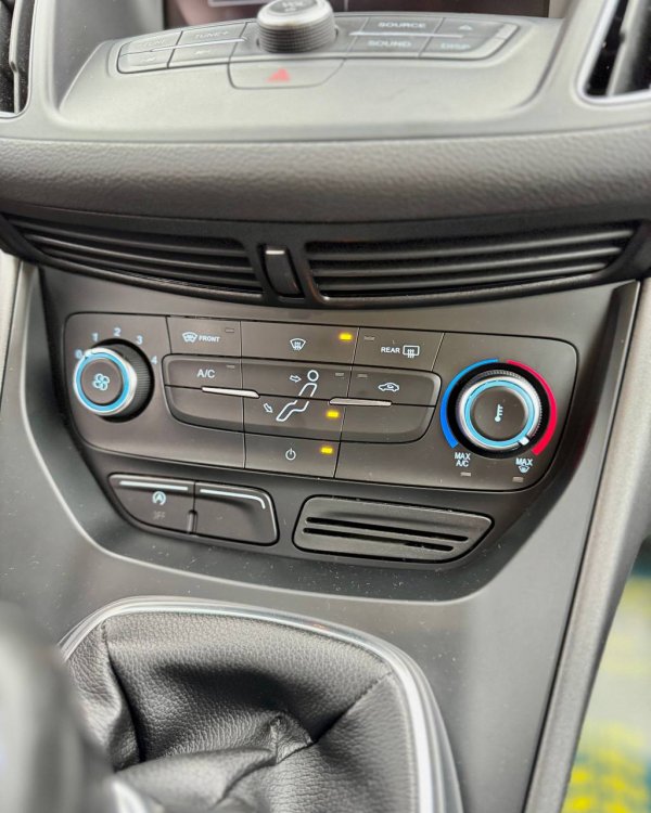 Ford Grand C-Max II - Image 16
