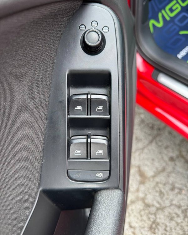 Audi A4 B8 - Image 19