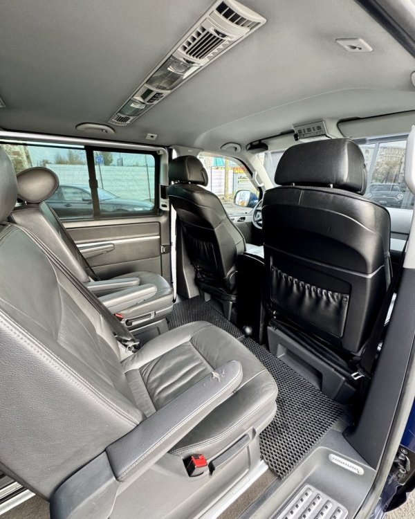 Volkswagen Multivan - Image 14