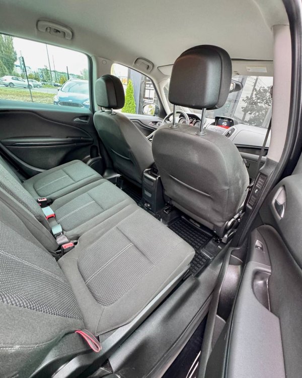 Opel Zafira C - Image 13