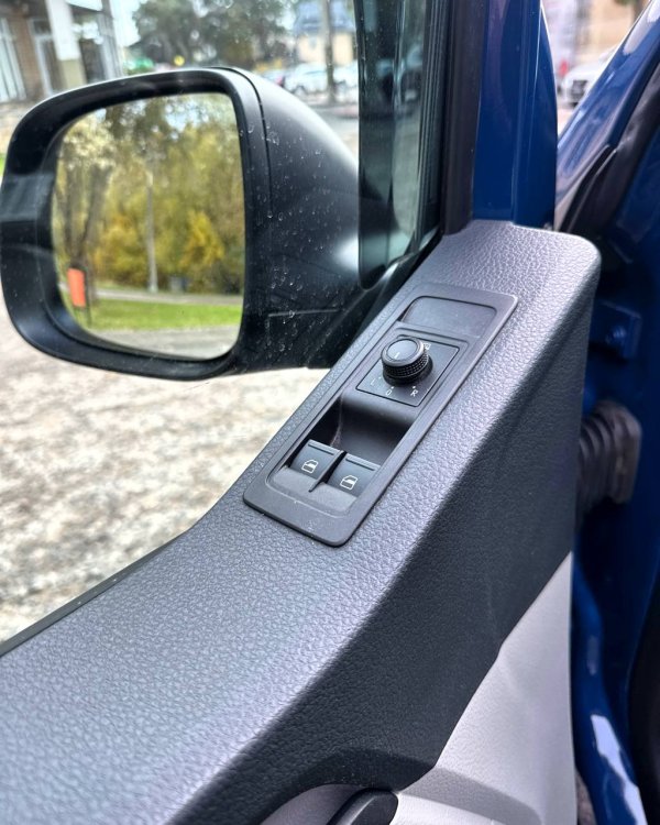 Volkswagen Transporter T6 - Image 9