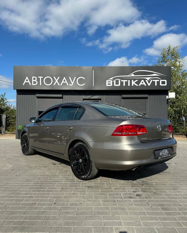 Volkswagen Passat B7 - Image 4