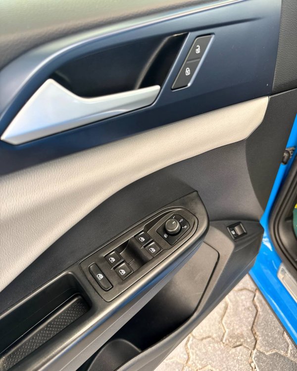 Volkswagen Taos  I - Image 9