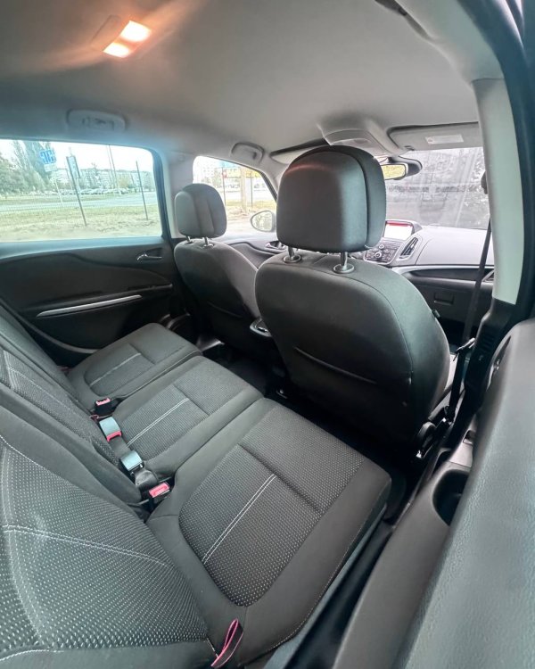Opel Zafira C - Image 13