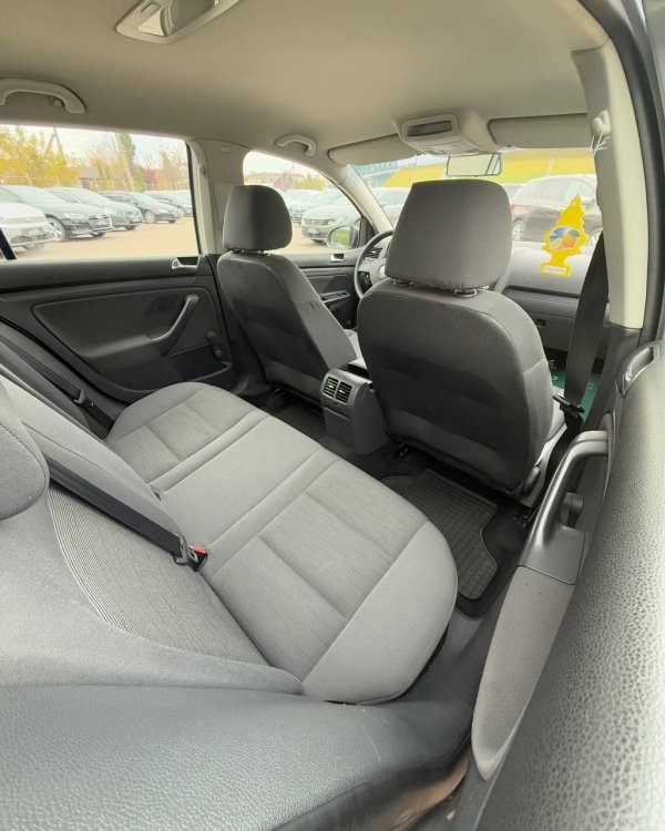 Volkswagen Golf V - Image 13