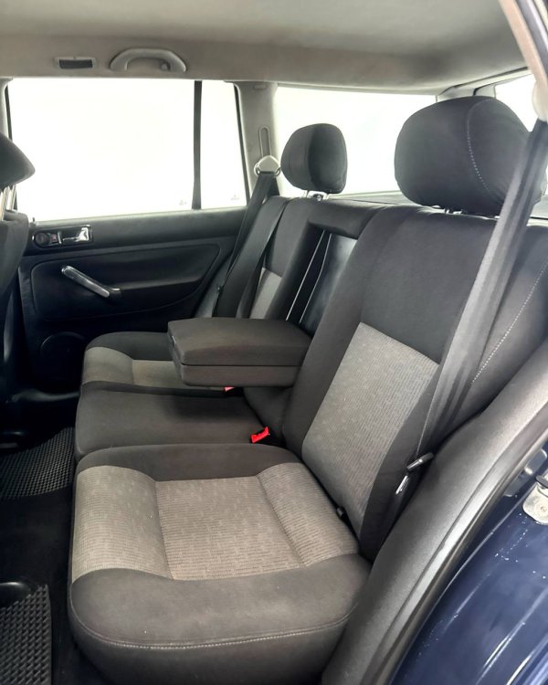 Volkswagen Golf IV - Image 13