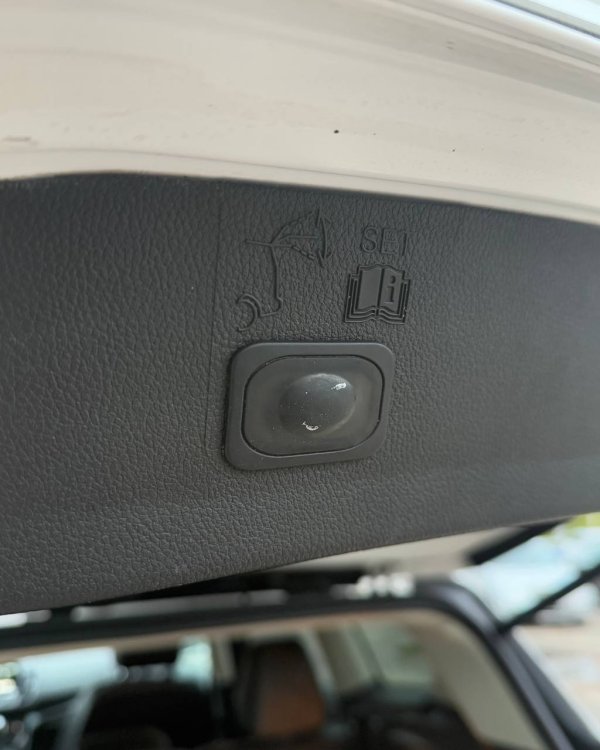 Ford Escape III - Image 27
