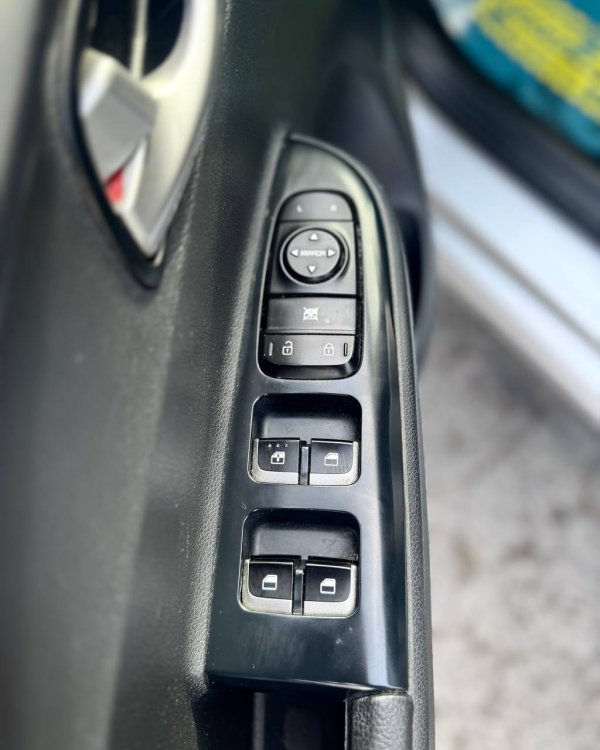 Kia Rio - Image 20