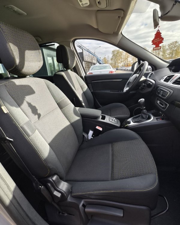 Toyota Avensis III (T270) - Image 13