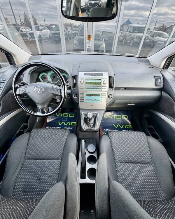 Toyota Corolla Verso II (AR10) - Image 9