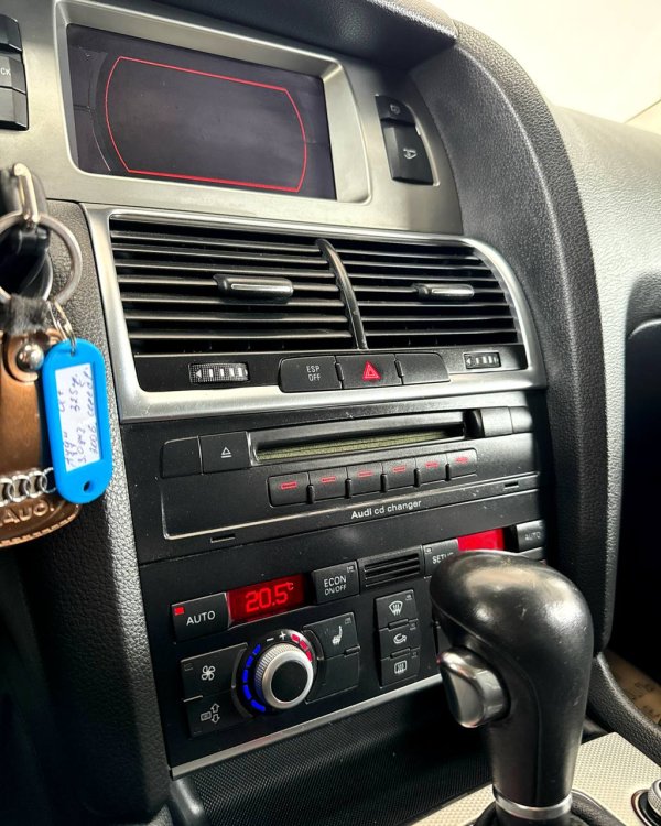 Audi Q7 4L - Image 14