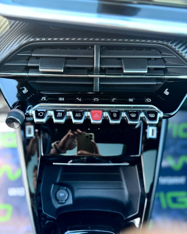 Peugeot 2008 1761 - Image 17
