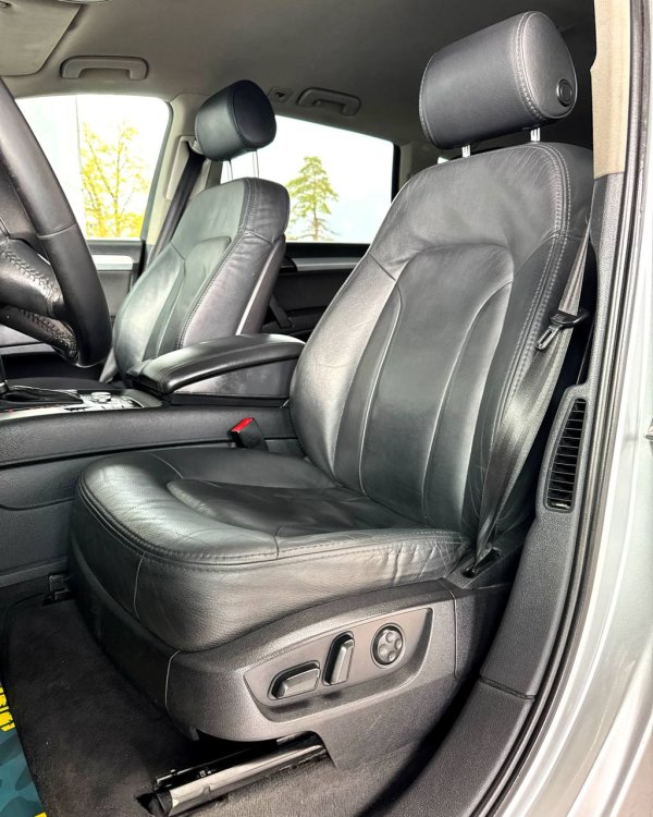 Audi Q7 4L - Image 11