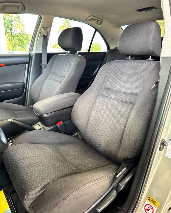 Toyota Avensis II (T250) - Image 10