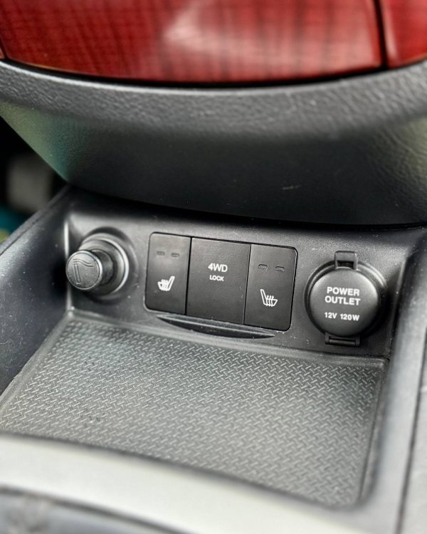 Hyundai Santa Fe CM - Image 18