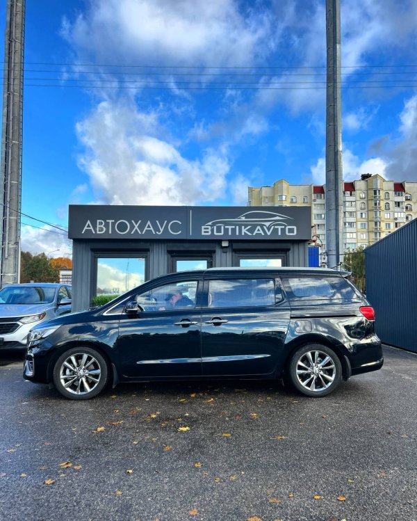 Kia Carnival III - Image 8