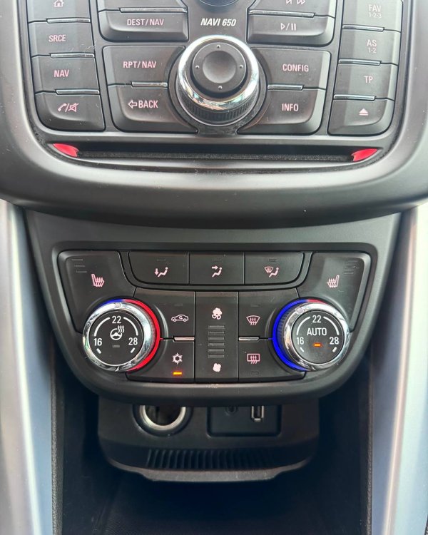Opel Zafira C - Image 16