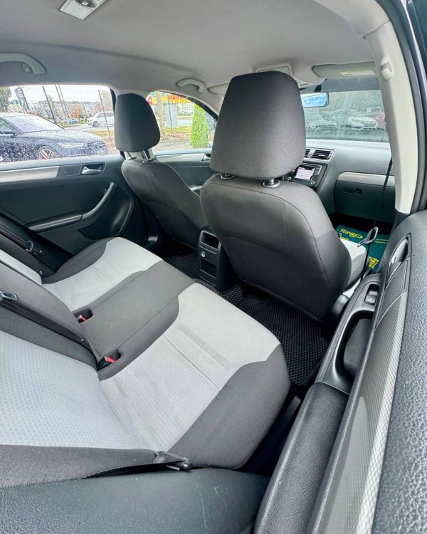 Volkswagen Jetta VI · Рестайлинг - Image 13