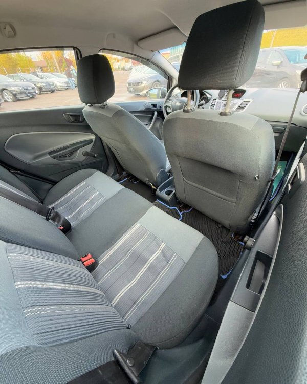 Ford Fiesta VI - Image 11